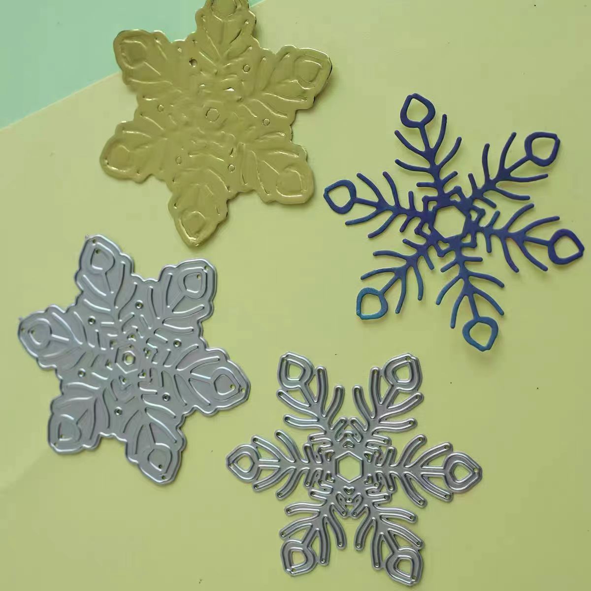 Cut die (snowflake)