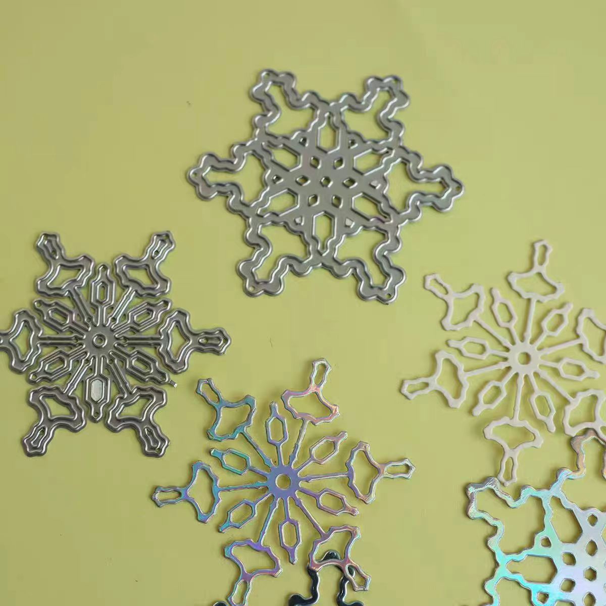 Cut die (snowflake)