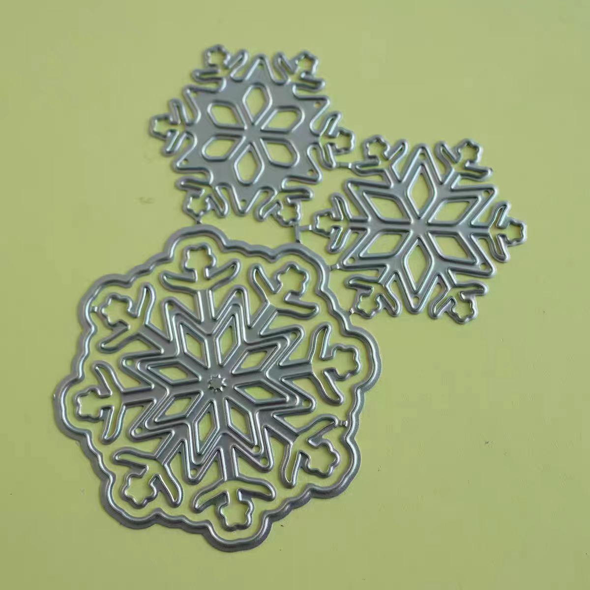 Cut die (snowflake)