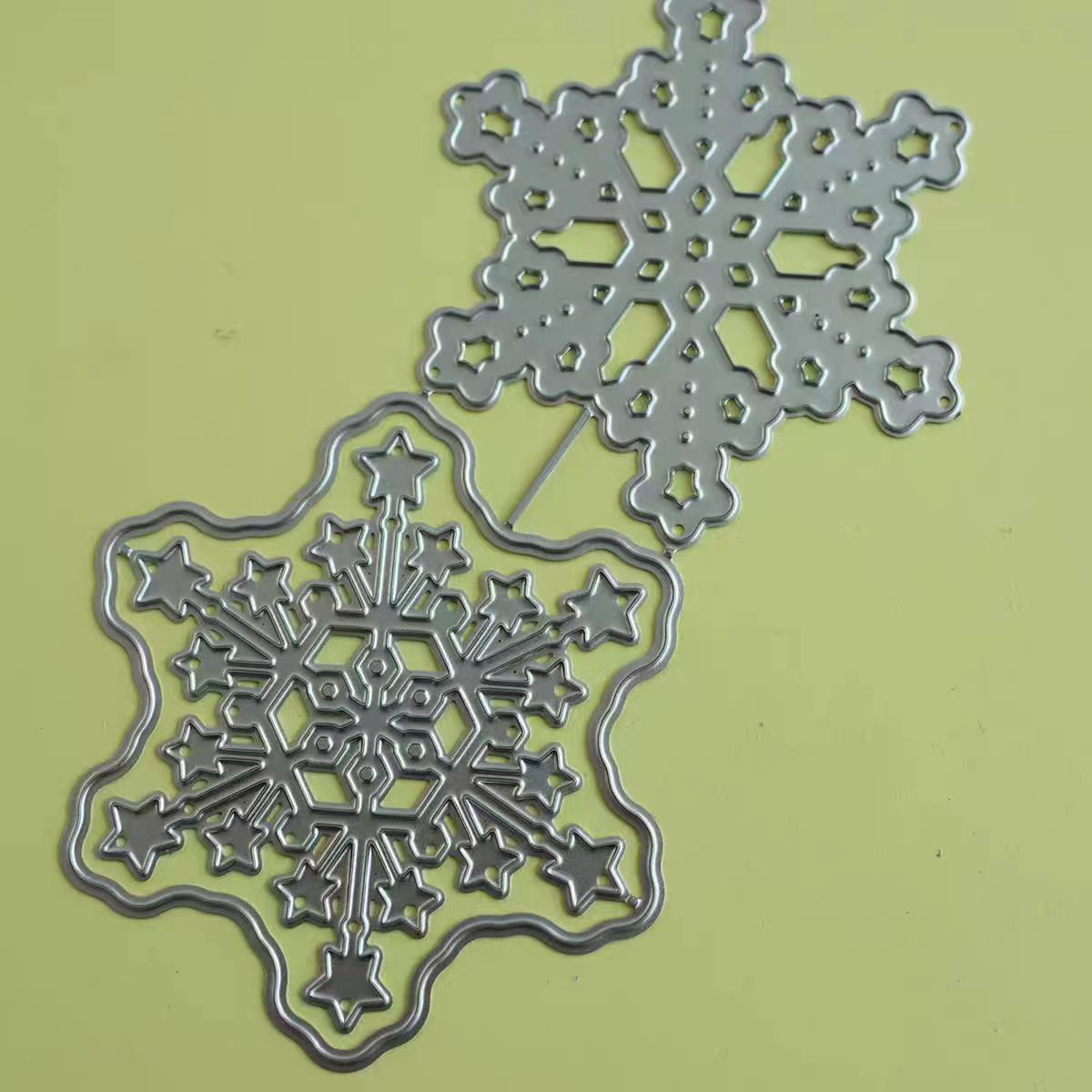 Cut die (snowflake)